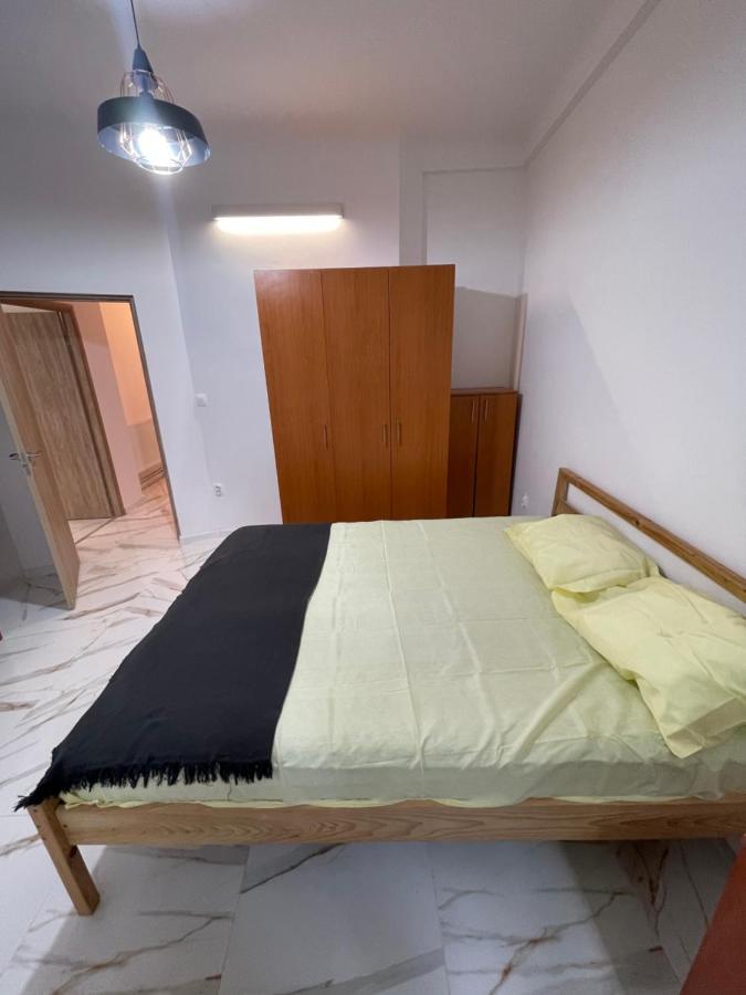 3 In The Center Of Apartment *