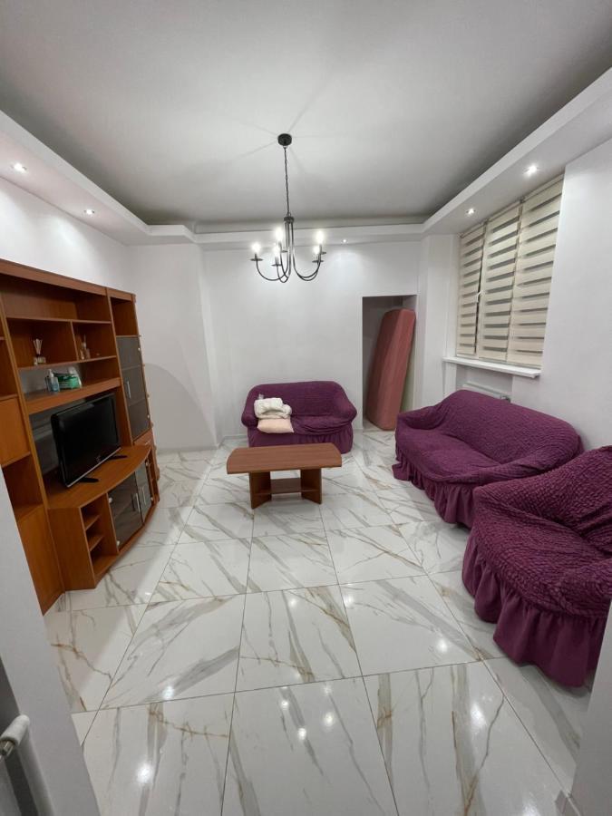 3 In The Center Of Apartment